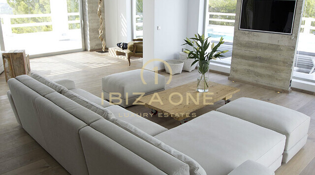 Luxury and Spacious modern villa in Cala Tarida for sale, Ibiza - Luxury and Spacious modern villa in Cala Tarida for rent, Ibiza