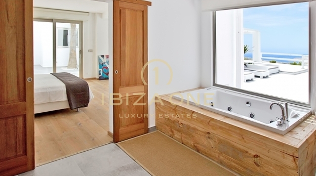 Luxury and Spacious modern villa in Cala Tarida for sale, Ibiza - Luxury and Spacious modern villa in Cala Tarida for rent, Ibiza