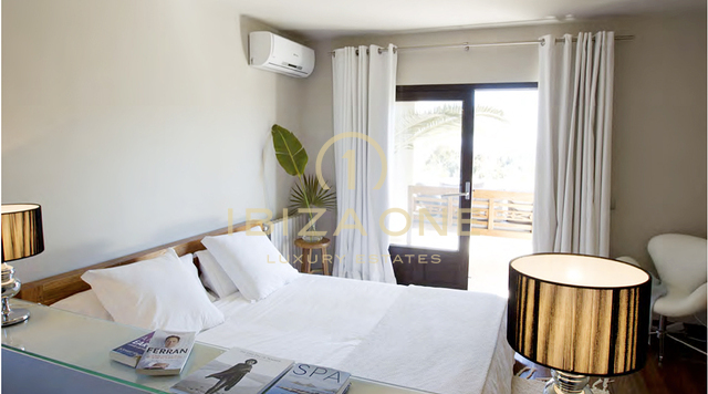 Luxuriöse und moderne Neubauvilla in toller Lage zu verkaufen, Ibiza - Luxuriöse und moderne Neubauvilla in toller Lage zu vermieten, Ibiza