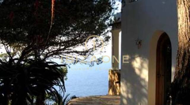 Impressionnante villa de luxe en première ligne avec magnifique vue panoramique à vendre, Ibiza - Impressionnante villa de luxe en première ligne avec magnifique vue panoramique à louer, Ibiza