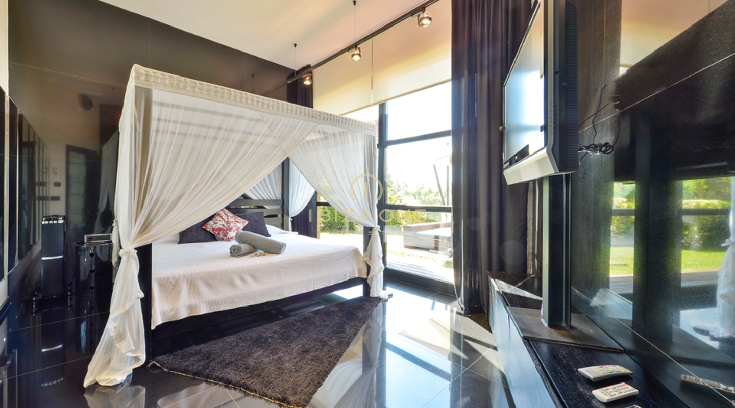 Sensationele luxe villa dichtbij Ibiza te huur en luxe villa te koop, Ibiza
