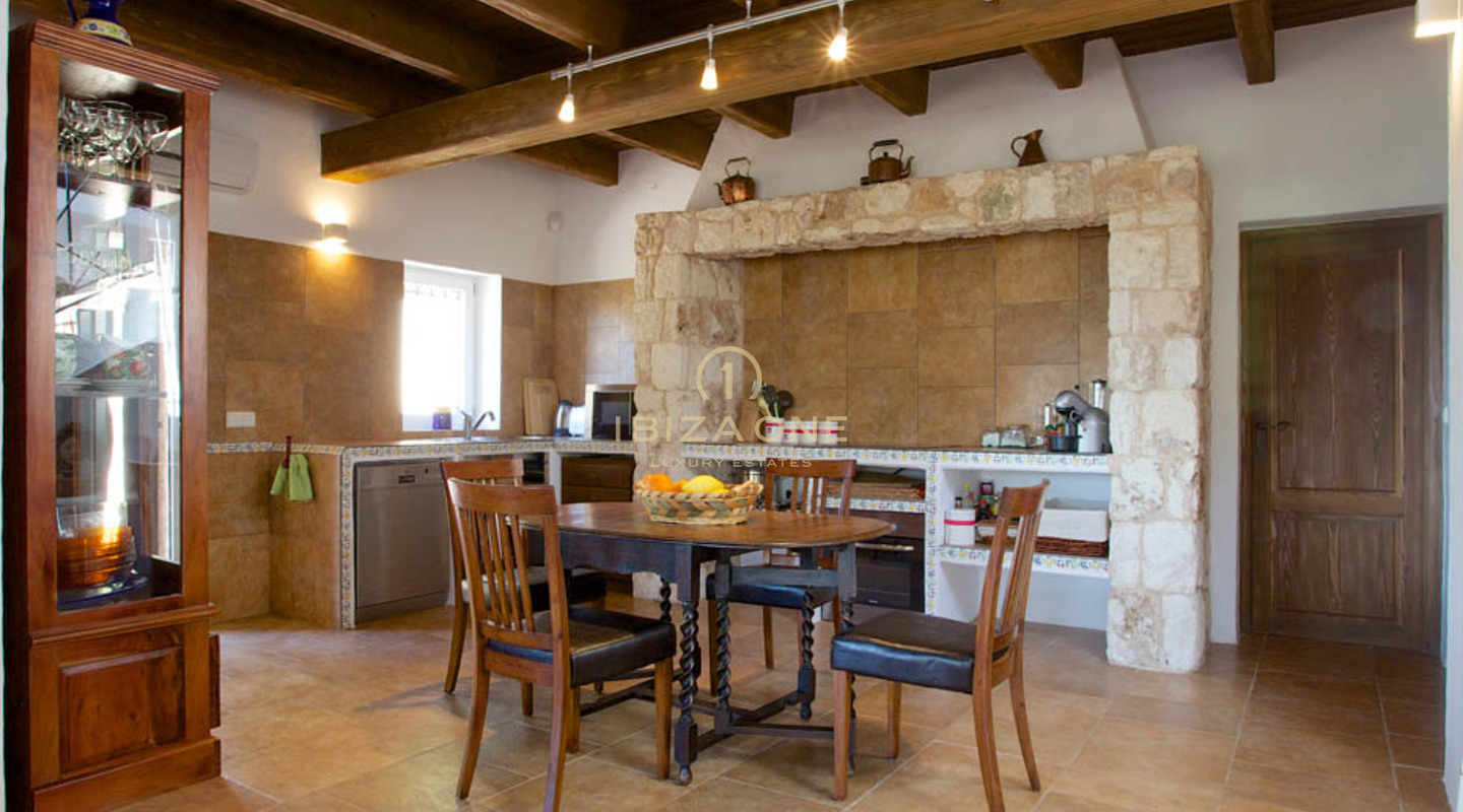 Luxe en statige finca met enorm perceel - dichtbij Ibiza en Santa Eulalia te koop, Ibiza - Luxe en statige finca met enorm perceel - dichtbij Ibiza en Santa Eulalia te huur, Ibiza