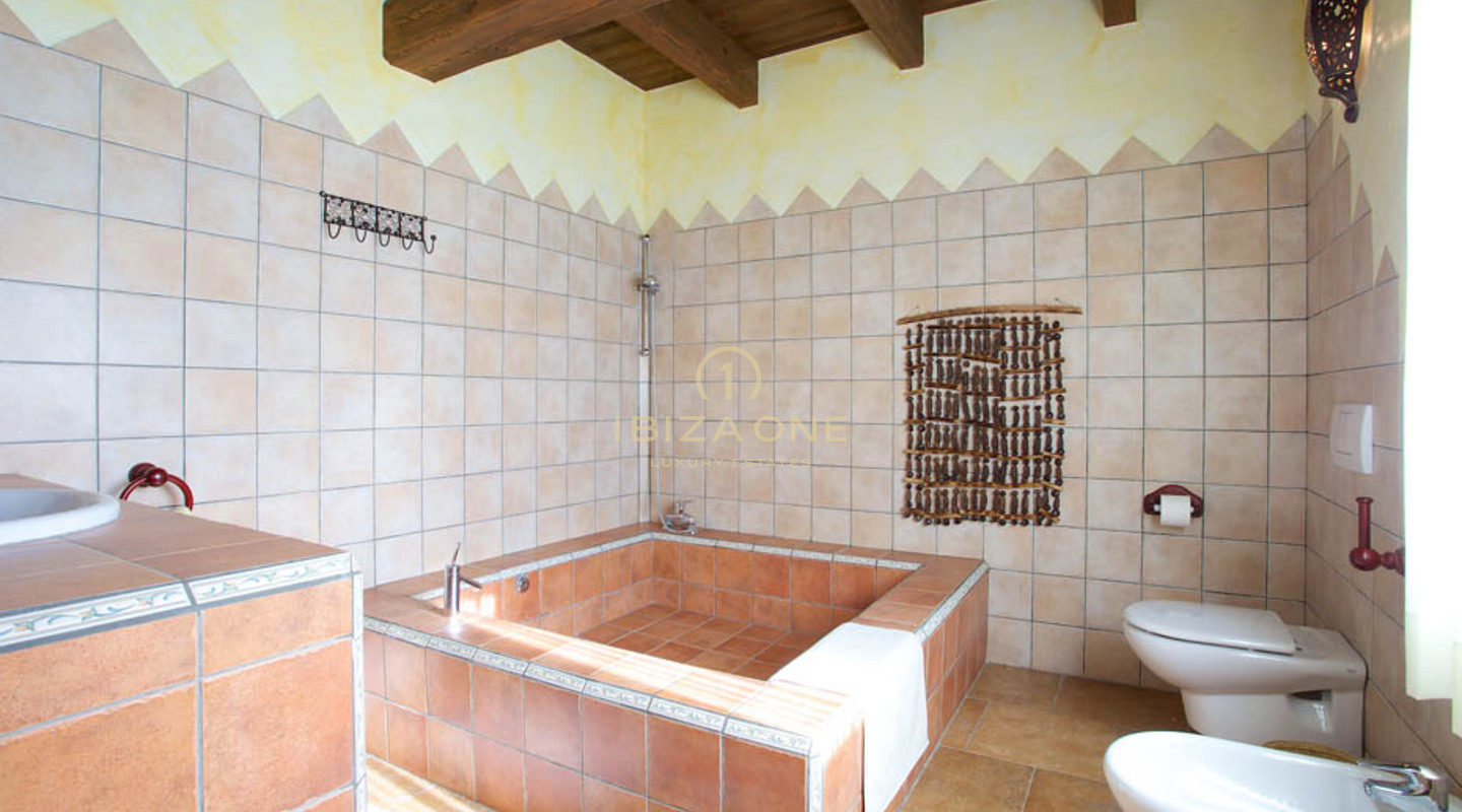 Finca de luxe et seigneuriale avec immense terrain - près d'Ibiza et Santa Eulalia à vendre, Ibiza - Finca de luxe et seigneuriale avec immense terrain - près d'Ibiza et Santa Eulalia à louer, Ibiza
