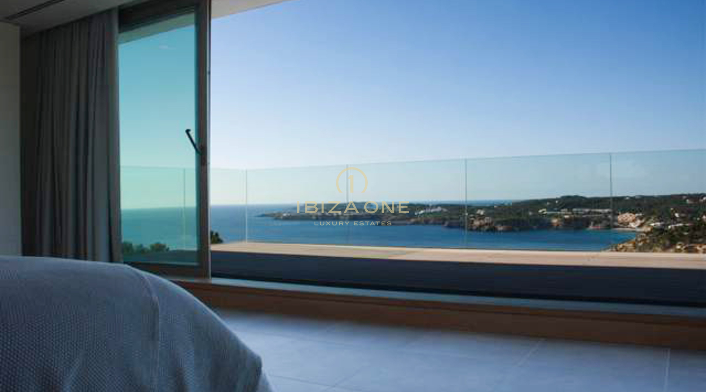 Villa de lujo y moderna con espectaculares vistas a la costa de Cala Tarida y las puestas de sol en venta, Ibiza - Villa de lujo y moderna con espectaculares vistas a la costa de Cala Tarida y las puestas de sol en alquiler, Ibiza