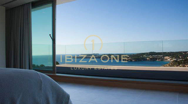 Villa de lujo y moderna con espectaculares vistas a la costa de Cala Tarida y las puestas de sol en venta, Ibiza - Villa de lujo y moderna con espectaculares vistas a la costa de Cala Tarida y las puestas de sol en alquiler, Ibiza