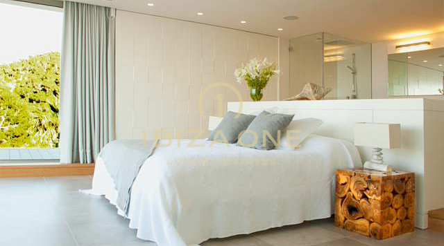 Luxe en moderne villa met spectaculair uitzicht op de kust van Cala Tarida en de zonsondergangen te koop, Ibiza - Luxe en moderne villa met spectaculair uitzicht op de kust van Cala Tarida en de zonsondergangen te huur, Ibiza