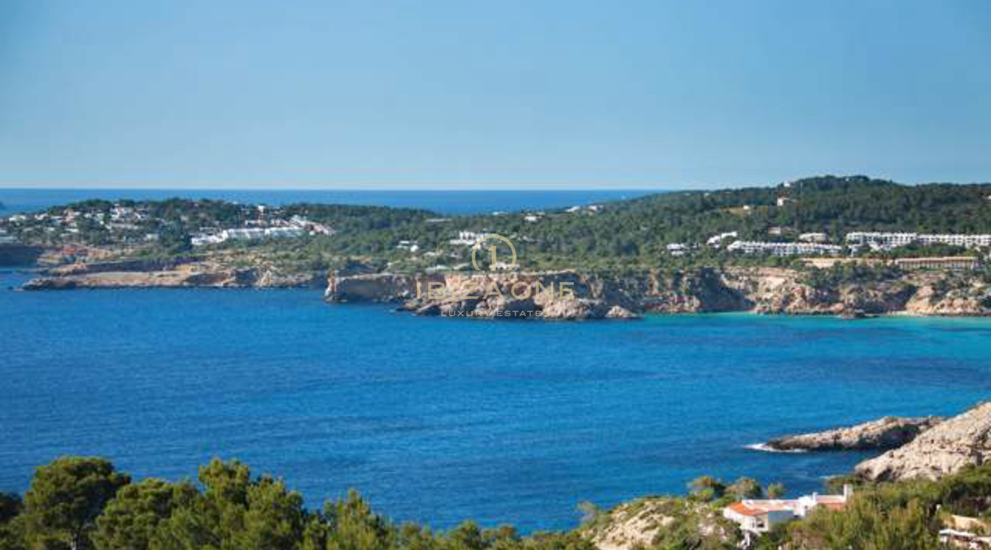 Villa de luxe et moderne avec vue spectaculaire sur la côte de Cala Tarida et les couchers de soleil à vendre, Ibiza - Villa de luxe et moderne avec vue spectaculaire sur la côte de Cala Tarida et les couchers de soleil à louer, Ibiza