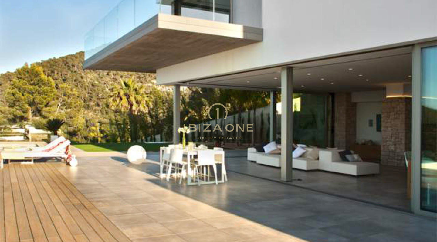Luxe en moderne villa met spectaculair uitzicht op de kust van Cala Tarida en de zonsondergangen te koop, Ibiza - Luxe en moderne villa met spectaculair uitzicht op de kust van Cala Tarida en de zonsondergangen te huur, Ibiza