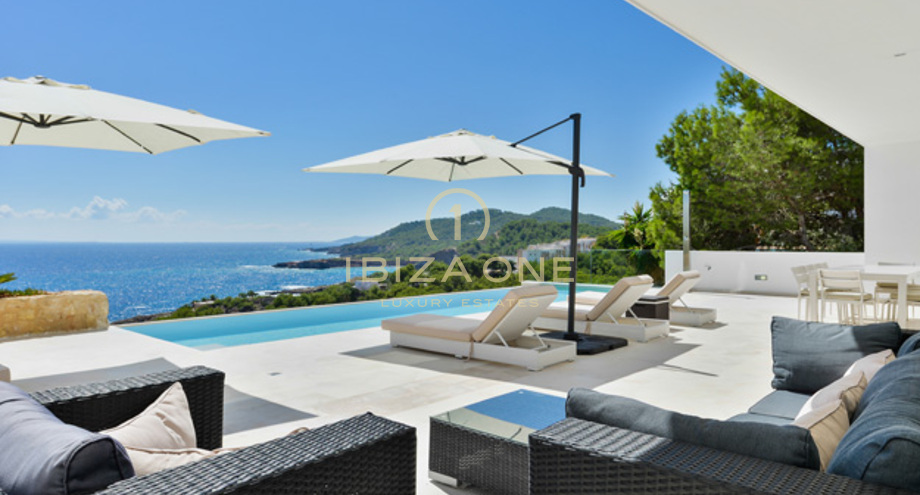 Moderne Luxusvilla mit spektakulärem Meerblick zu vermieten - Roca