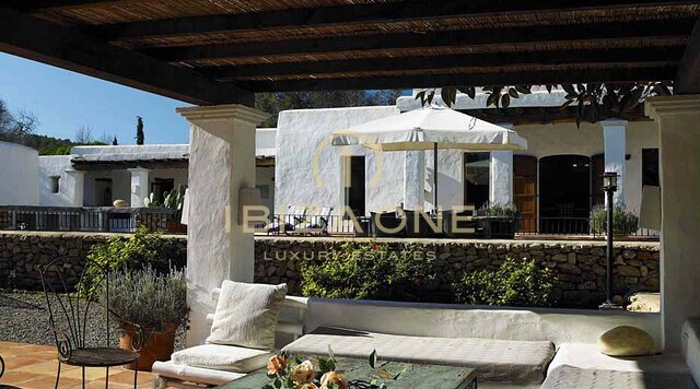 Prachtige Ibiziaanse finca/villa met schitterend uitzicht op het platteland te koop, Ibiza - Prachtige Ibiziaanse finca/villa met schitterend uitzicht op het platteland te huur, Ibiza