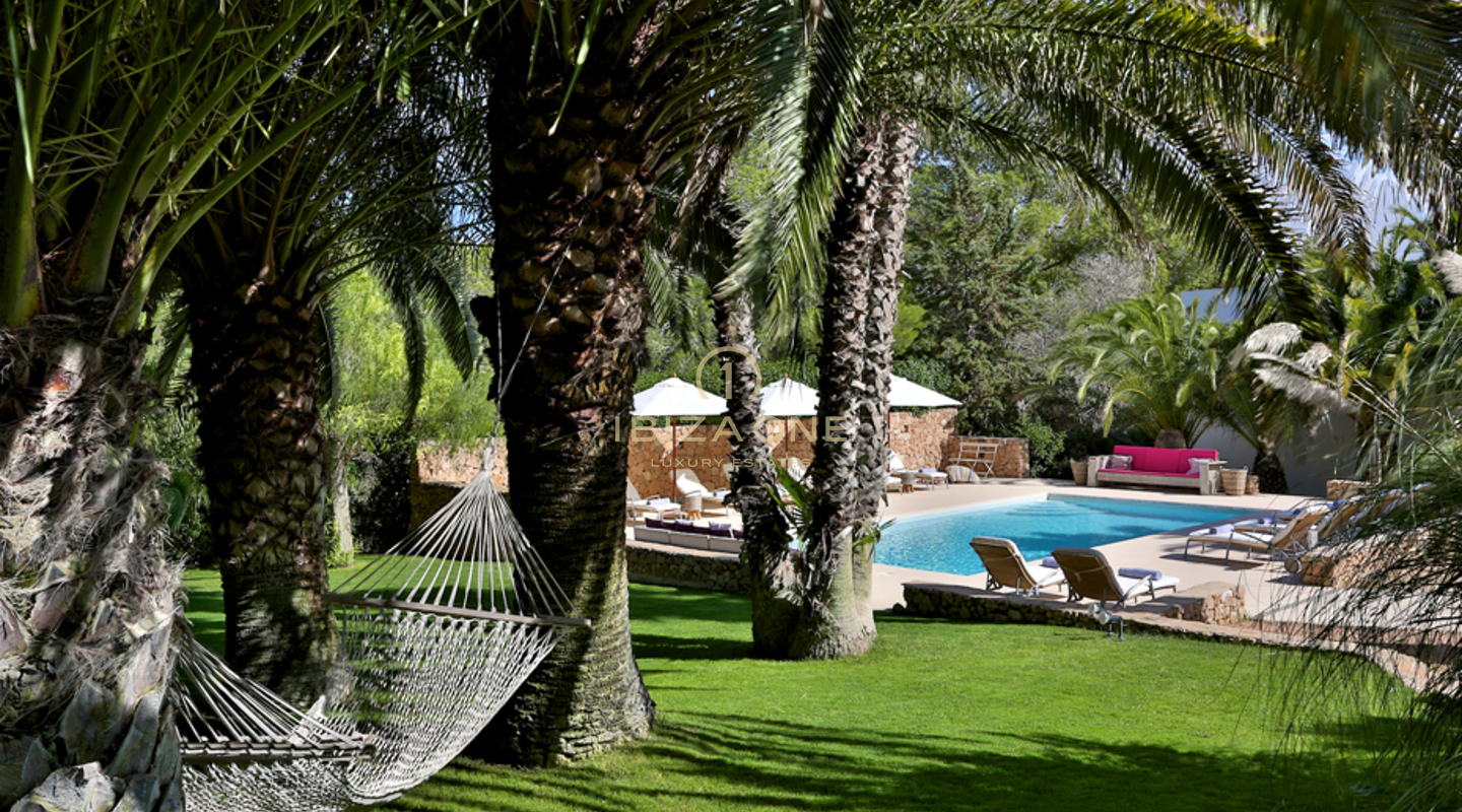 Luxe Charmante Landhuis / Villa met gastenverblijf en prachtige tuin te koop, Ibiza - Luxe Charmante Landhuis / Villa met gastenverblijf en prachtige tuin te huur, Ibiza