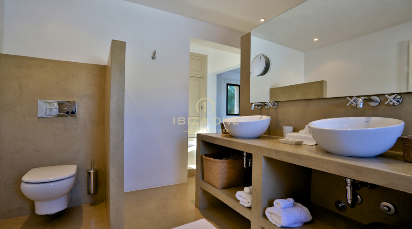 Luxuriöses, charmantes Landhaus / Villa mit Gästehaus und wunderschönem Garten zu verkaufen, Ibiza - Luxuriöses, charmantes Landhaus / Villa mit Gästehaus und wunderschönem Garten zu vermieten, Ibiza