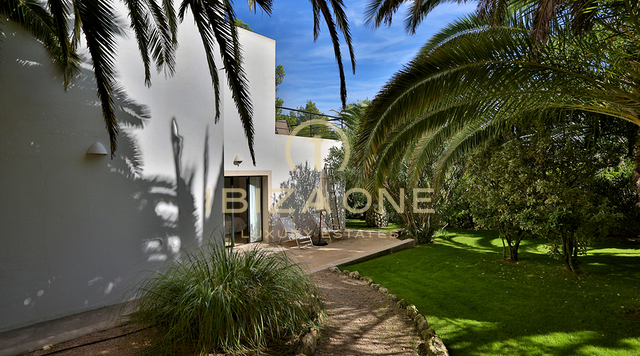 Luxuriöses, charmantes Landhaus / Villa mit Gästehaus und wunderschönem Garten zu verkaufen, Ibiza - Luxuriöses, charmantes Landhaus / Villa mit Gästehaus und wunderschönem Garten zu vermieten, Ibiza