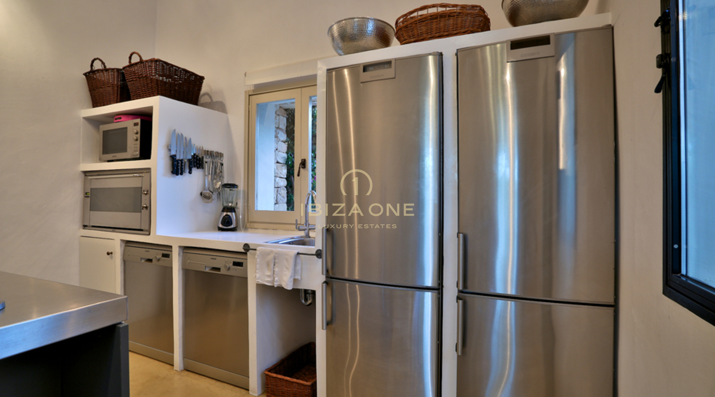 Luxe Charmante Landhuis / Villa met gastenverblijf en prachtige tuin te koop, Ibiza - Luxe Charmante Landhuis / Villa met gastenverblijf en prachtige tuin te huur, Ibiza