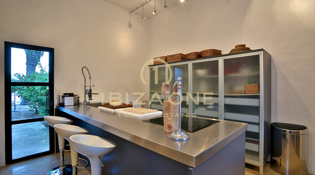 Casa de campo / villa de lujo con encanto con casa de invitados y hermoso jardín en venta, Ibiza - Casa de campo / villa de lujo con encanto con casa de invitados y hermoso jardín en alquiler, Ibiza