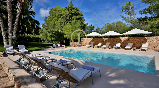 Luxe Charmante Landhuis / Villa met gastenverblijf en prachtige tuin te koop, Ibiza - Luxe Charmante Landhuis / Villa met gastenverblijf en prachtige tuin te huur, Ibiza