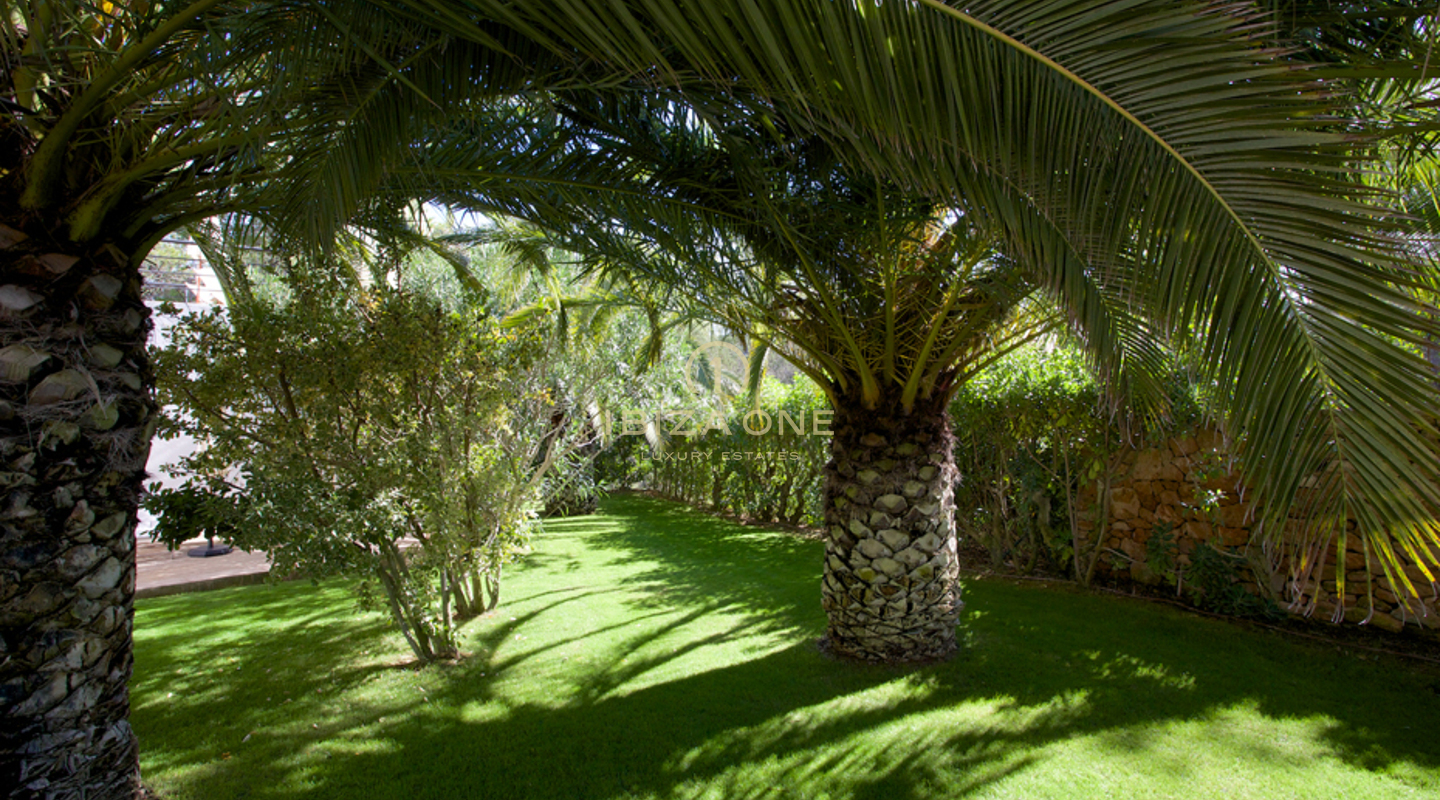 Casa de campo / villa de lujo con encanto con casa de invitados y hermoso jardín en venta, Ibiza - Casa de campo / villa de lujo con encanto con casa de invitados y hermoso jardín en alquiler, Ibiza
