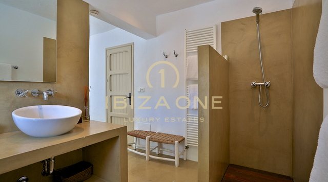 Luxe Charmante Landhuis / Villa met gastenverblijf en prachtige tuin te koop, Ibiza - Luxe Charmante Landhuis / Villa met gastenverblijf en prachtige tuin te huur, Ibiza