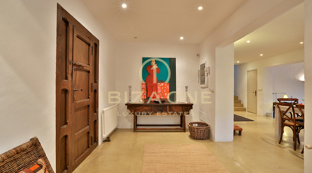 Luxuriöses, charmantes Landhaus / Villa mit Gästehaus und wunderschönem Garten zu verkaufen, Ibiza - Luxuriöses, charmantes Landhaus / Villa mit Gästehaus und wunderschönem Garten zu vermieten, Ibiza
