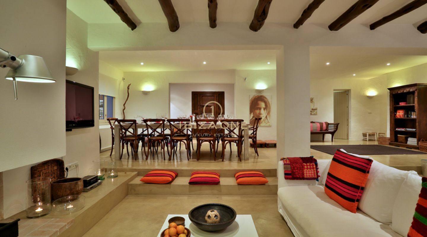 Luxuriöses, charmantes Landhaus / Villa mit Gästehaus und wunderschönem Garten zu verkaufen, Ibiza - Luxuriöses, charmantes Landhaus / Villa mit Gästehaus und wunderschönem Garten zu vermieten, Ibiza