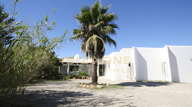 Sea frontline luxury villa with sea access at Cala Jondal for sale - first line sea - waterfront villa, Ibiza - Sea frontline luxury villa with sea access at Cala Jondal for rent - first line sea - waterfront villa, Ibiza