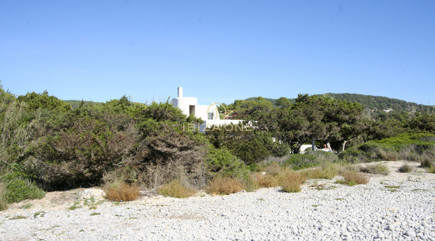 Villa di lusso in prima linea sul mare con accesso al mare a Cala Jondal in vendita - prima linea sul mare - villa sul lungomare, Ibiza - Villa di lusso in prima linea sul mare con accesso al mare a Cala Jondal in affitto - prima linea sul mare - villa sul lungomare, Ibiza