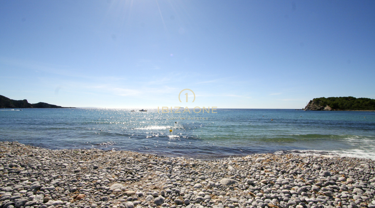 Luxe villa direct aan zee met toegang tot de zee in Cala Jondal te koop - villa direct aan zee - villa aan het water, Ibiza - Luxe villa direct aan zee met toegang tot de zee in Cala Jondal te huur - villa direct aan zee - villa aan het water, Ibiza