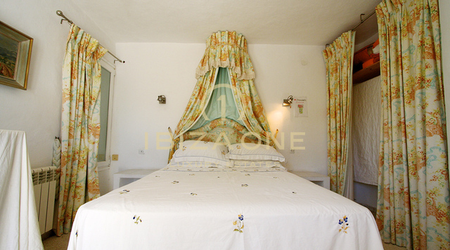 Villa di lusso in prima linea sul mare con accesso al mare a Cala Jondal in vendita - prima linea sul mare - villa sul lungomare, Ibiza - Villa di lusso in prima linea sul mare con accesso al mare a Cala Jondal in affitto - prima linea sul mare - villa sul lungomare, Ibiza