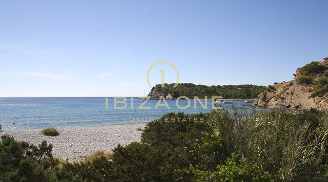 Villa di lusso in prima linea sul mare con accesso al mare a Cala Jondal in vendita - prima linea sul mare - villa sul lungomare, Ibiza - Villa di lusso in prima linea sul mare con accesso al mare a Cala Jondal in affitto - prima linea sul mare - villa sul lungomare, Ibiza