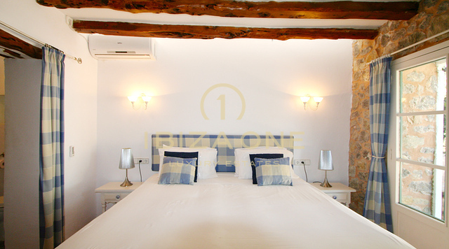 Luxe ruime villa aan de frontlinie met hoofdhuis, gastenverblijf, 2 zwembaden en privétoegang tot de zee te koop, Ibiza - Luxe ruime villa aan de frontlinie met hoofdhuis, gastenverblijf, 2 zwembaden en privétoegang tot de zee te huur, Ibiza