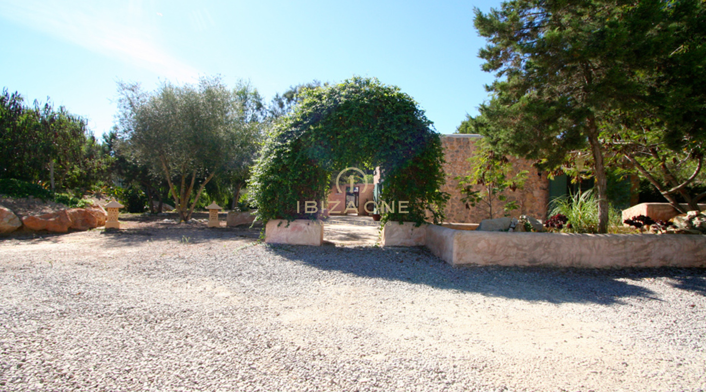 Luxuriöses, geräumiges Anwesen/Villa in erster Meereslinie mit Haupthaus, Gästehaus, 2 Pools und privatem Meerzugang zu verkaufen, Ibiza - Luxuriöses, geräumiges Anwesen/Villa in erster Meereslinie mit Haupthaus, Gästehaus, 2 Pools und privatem Meerzugang zu vermieten, Ibiza