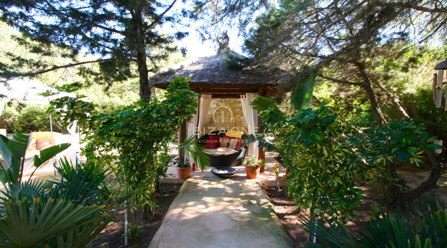 Luxuriöses, geräumiges Anwesen/Villa in erster Meereslinie mit Haupthaus, Gästehaus, 2 Pools und privatem Meerzugang zu verkaufen, Ibiza - Luxuriöses, geräumiges Anwesen/Villa in erster Meereslinie mit Haupthaus, Gästehaus, 2 Pools und privatem Meerzugang zu vermieten, Ibiza