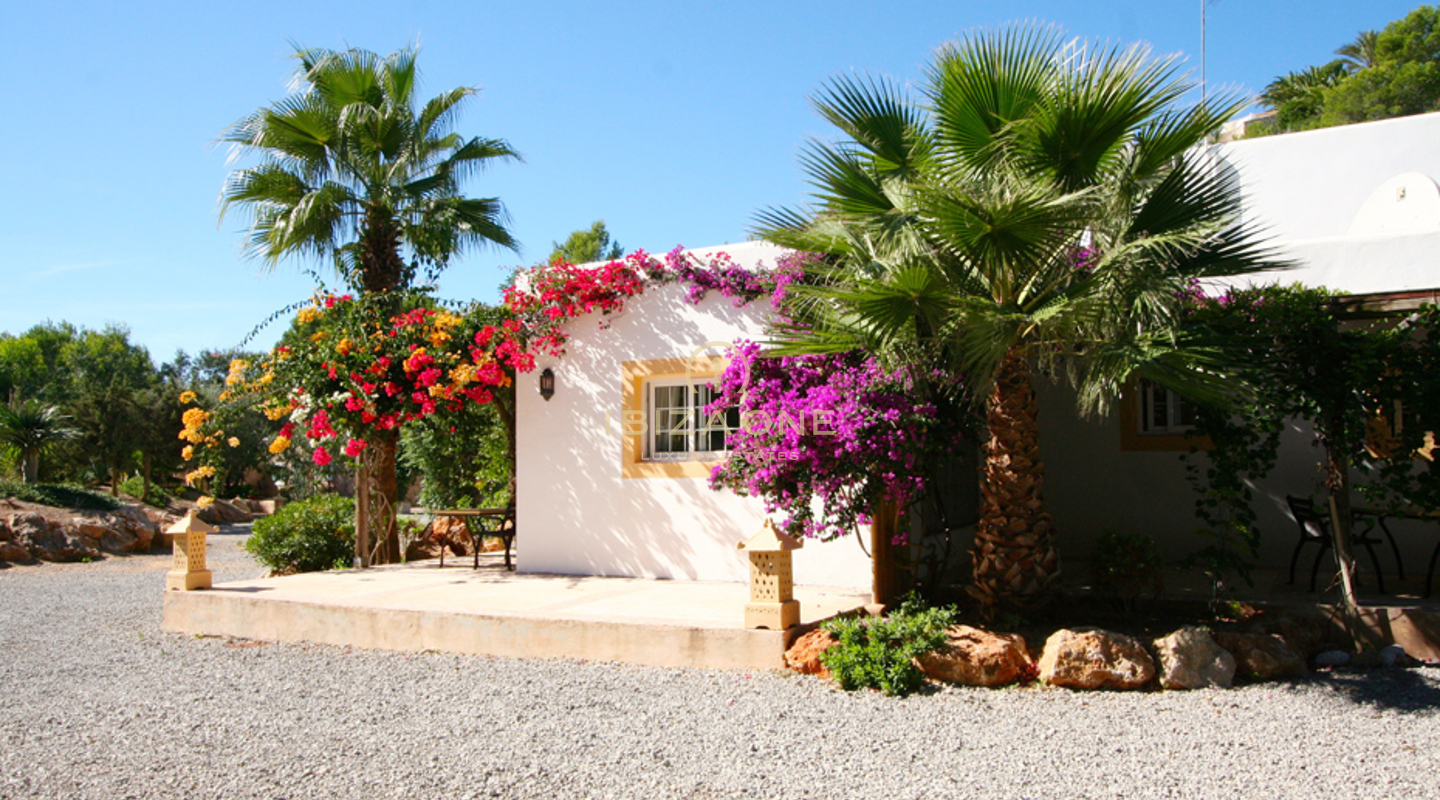 Lussuosa e spaziosa proprietà/villa in prima linea con casa principale, dependance, 2 piscine e accesso privato al mare in vendita, Ibiza - Lussuosa e spaziosa proprietà/villa in prima linea con casa principale, dependance, 2 piscine e accesso privato al mare in affitto, Ibiza