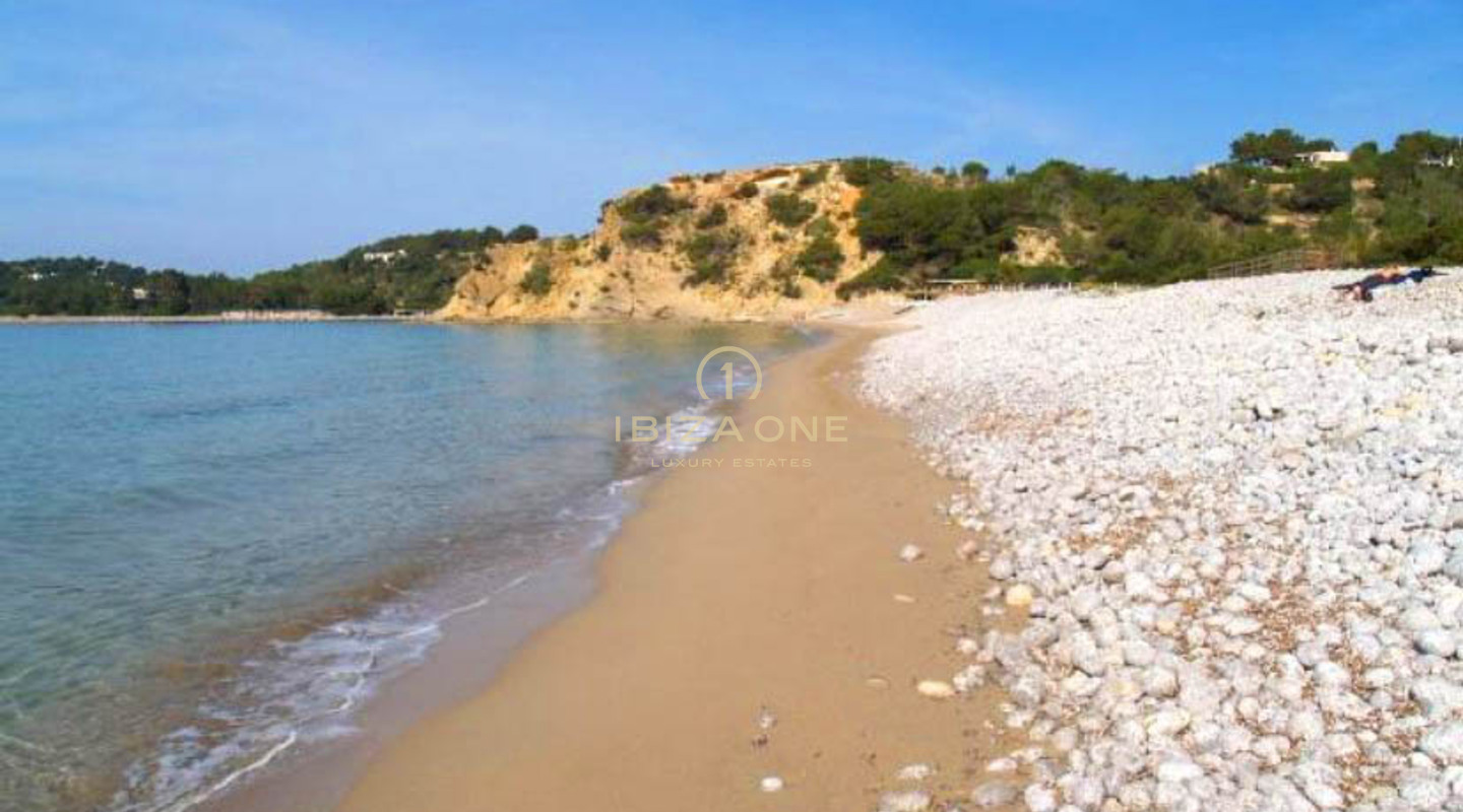 Luxe ruime villa aan de frontlinie met hoofdhuis, gastenverblijf, 2 zwembaden en privétoegang tot de zee te koop, Ibiza - Luxe ruime villa aan de frontlinie met hoofdhuis, gastenverblijf, 2 zwembaden en privétoegang tot de zee te huur, Ibiza