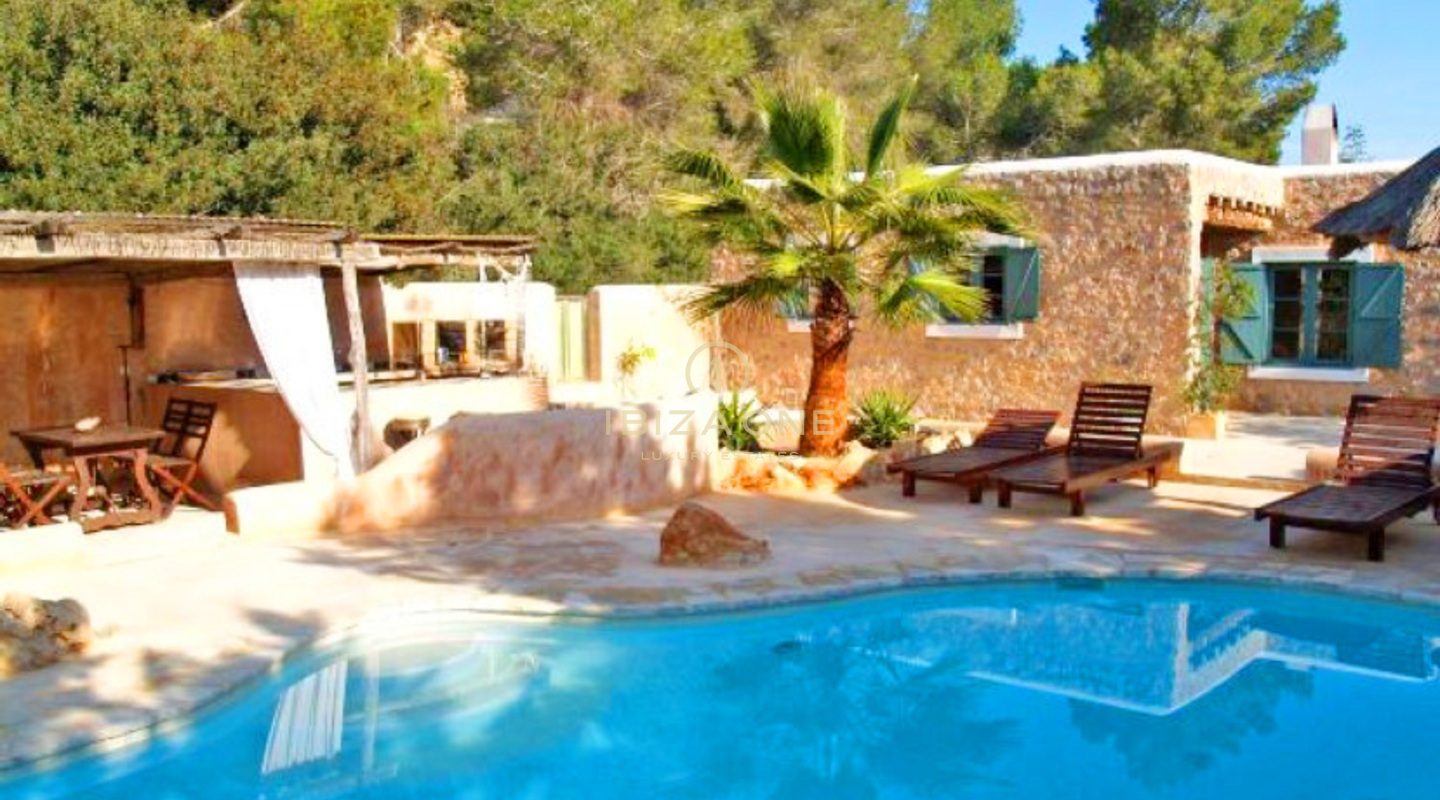 Lussuosa e spaziosa proprietà/villa in prima linea con casa principale, dependance, 2 piscine e accesso privato al mare in vendita, Ibiza - Lussuosa e spaziosa proprietà/villa in prima linea con casa principale, dependance, 2 piscine e accesso privato al mare in affitto, Ibiza
