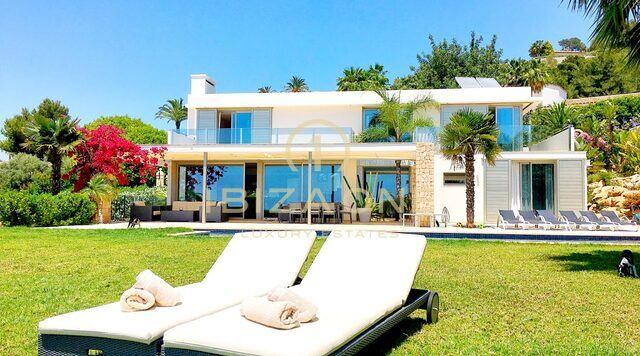 Villa de luxe moderne dans la prestigieuse communauté fermée de Can Rimbau avec des vues panoramiques fantastiques à louer, Ibiza
