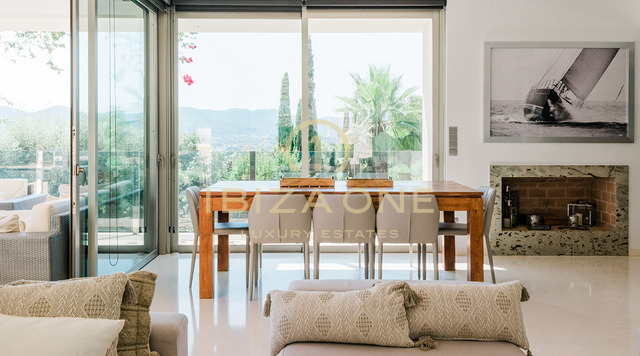 Moderne luxe villa in de prestigieuze gated community van Can Rimbau met fantastisch panoramisch uitzicht te huur, Ibiza