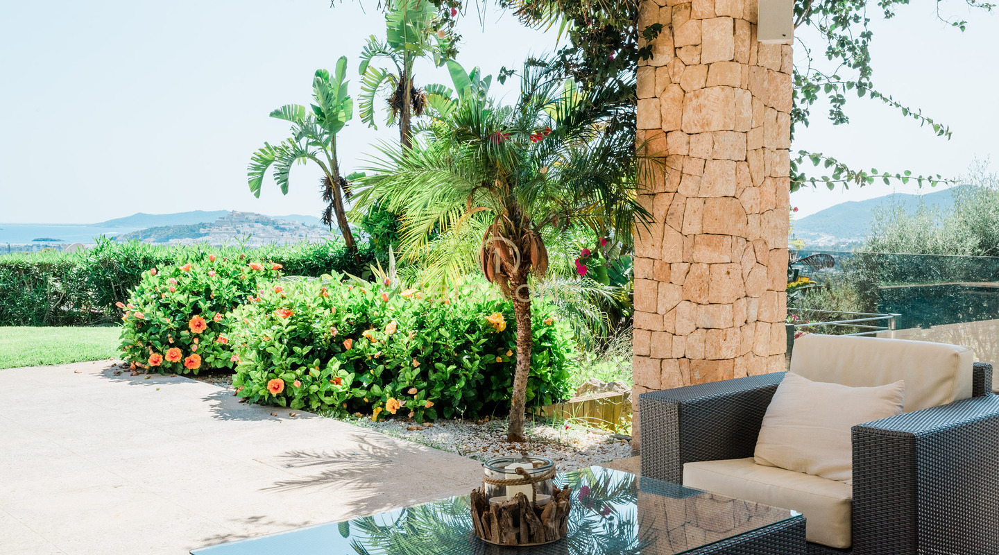 Moderna villa di lusso nella prestigiosa comunità recintata di Can Rimbau con fantastica vista panoramica in affitto, Ibiza