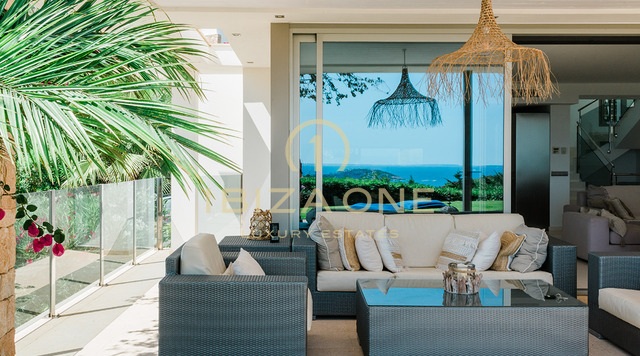 Moderne luxe villa in de prestigieuze gated community van Can Rimbau met fantastisch panoramisch uitzicht te huur, Ibiza