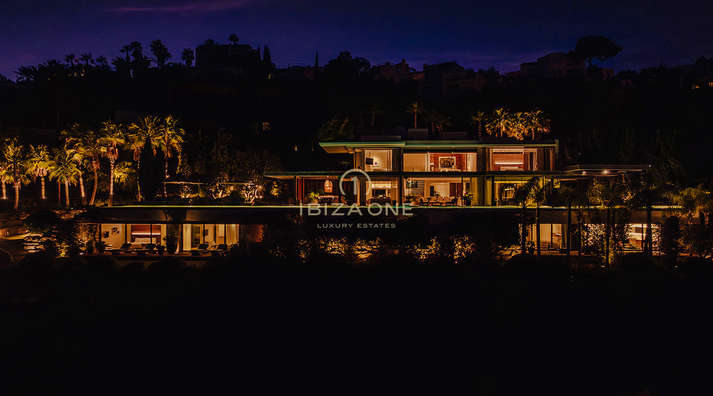 Exclusieve frontlinie villa met directe toegang tot de zee te huur