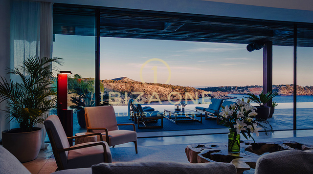 Exclusiva villa en primera línea con acceso directo al mar en alquiler