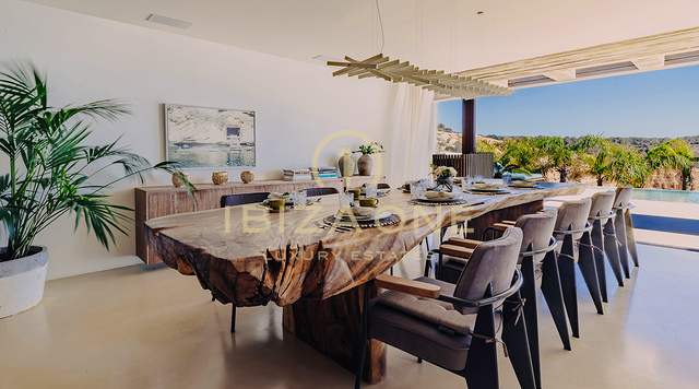 Exclusieve frontlinie villa met directe toegang tot de zee te huur