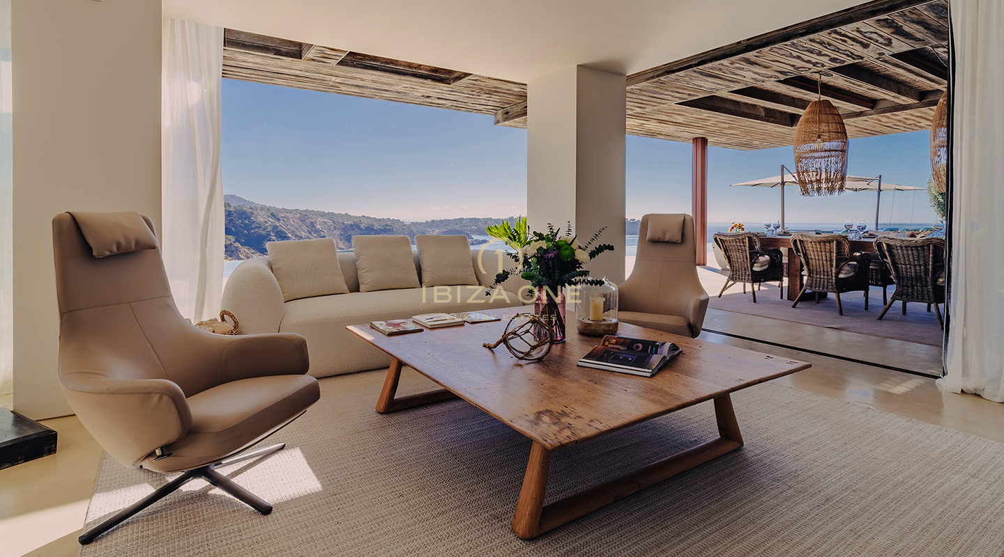 Exclusiva villa en primera línea con acceso directo al mar en alquiler