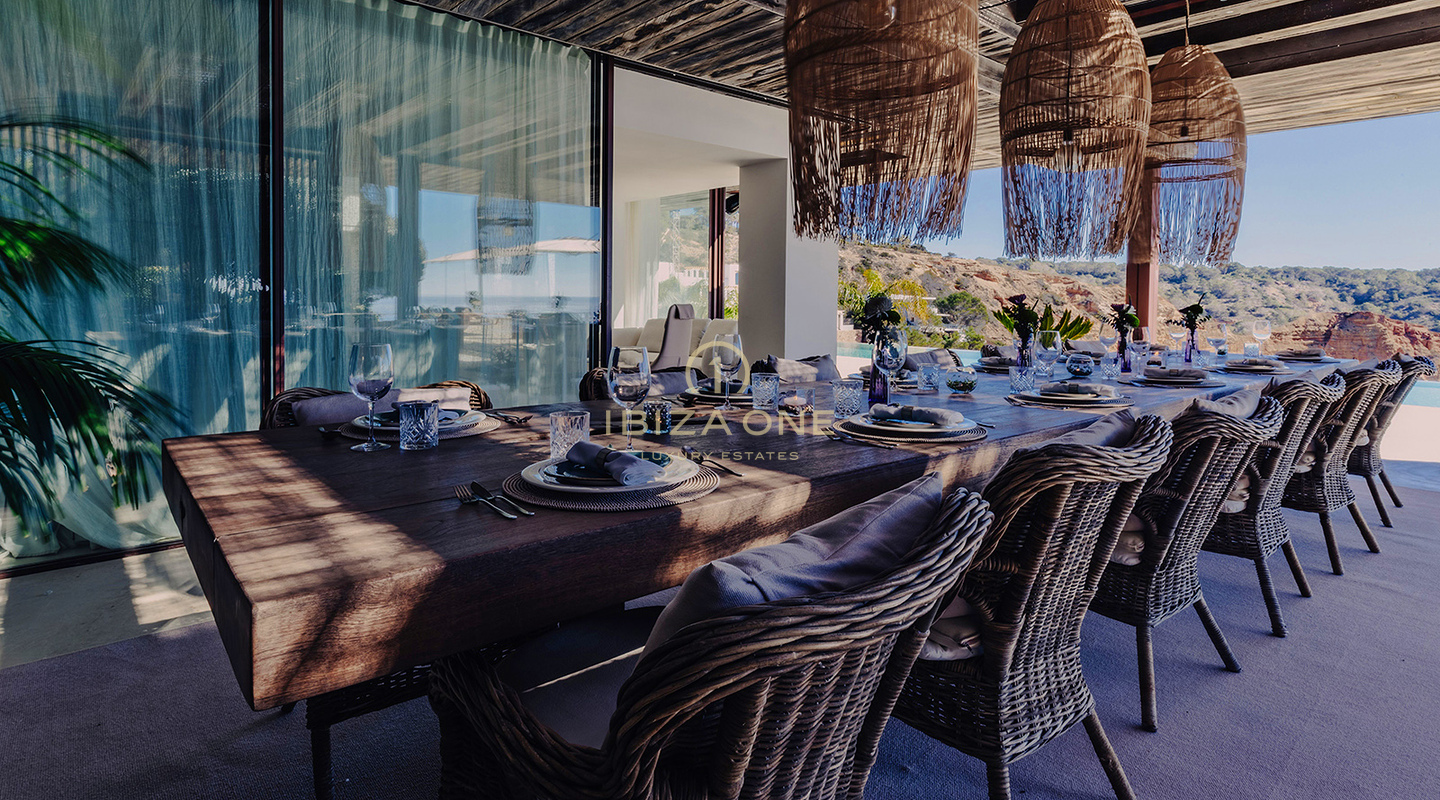 Esclusiva villa prima linea con accesso diretto al mare in affitto