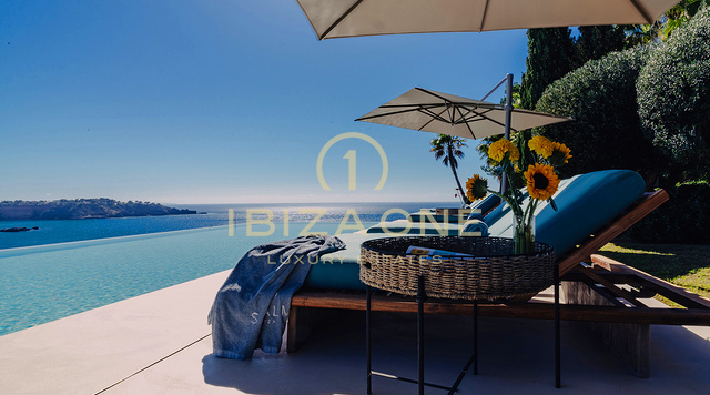 Exclusiva villa en primera línea con acceso directo al mar en alquiler