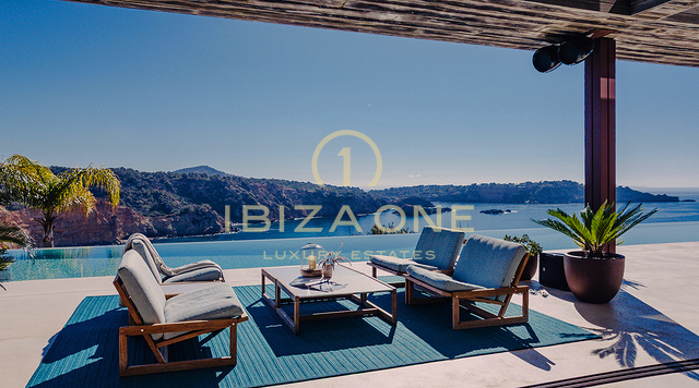 Exclusiva villa en primera línea con acceso directo al mar en alquiler