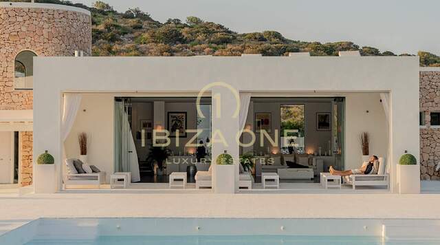 Tu escapada perfecta: alquiler de lujo en una isla privada en Ibiza