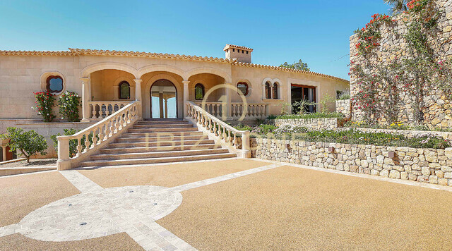 Luxuriöse, Elegante Luxusvilla mit atemberaubendem Panoramablick über das Meer bis hin zur Bucht von Palma zu verkaufen, Mallorca - Luxuriöse, Elegante Luxusvilla mit atemberaubendem Panoramablick über das Meer bis hin zur Bucht von Palma zu vermieten, Mallorca