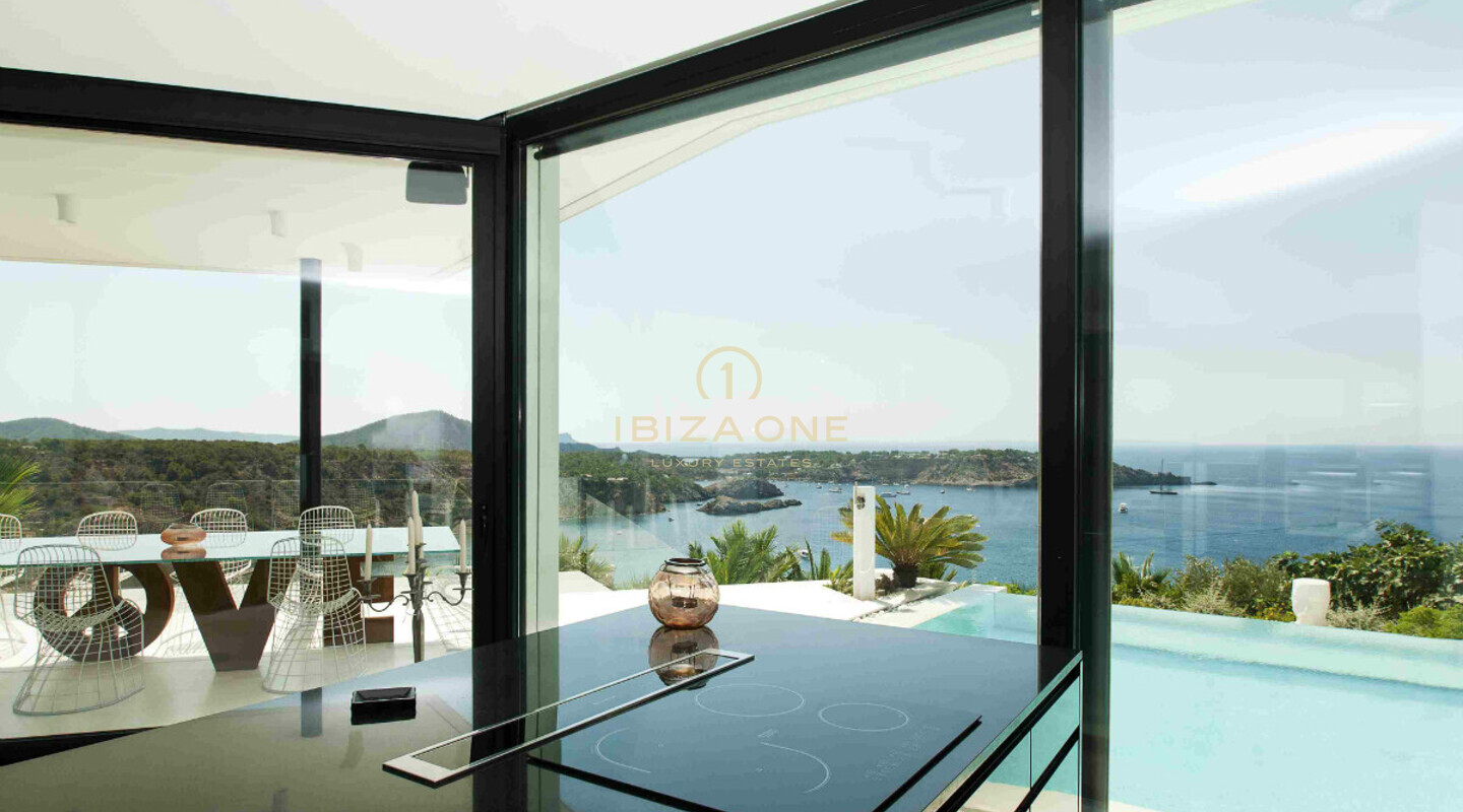 Villa de luxe au bord de l'eau - Villa en deuxième ligne de mer - Villa en deuxième ligne de mer à vendre, Ibiza - Villa de luxe au bord de l'eau - Villa en deuxième ligne de mer - Villa en deuxième ligne de mer à louer, Ibiza