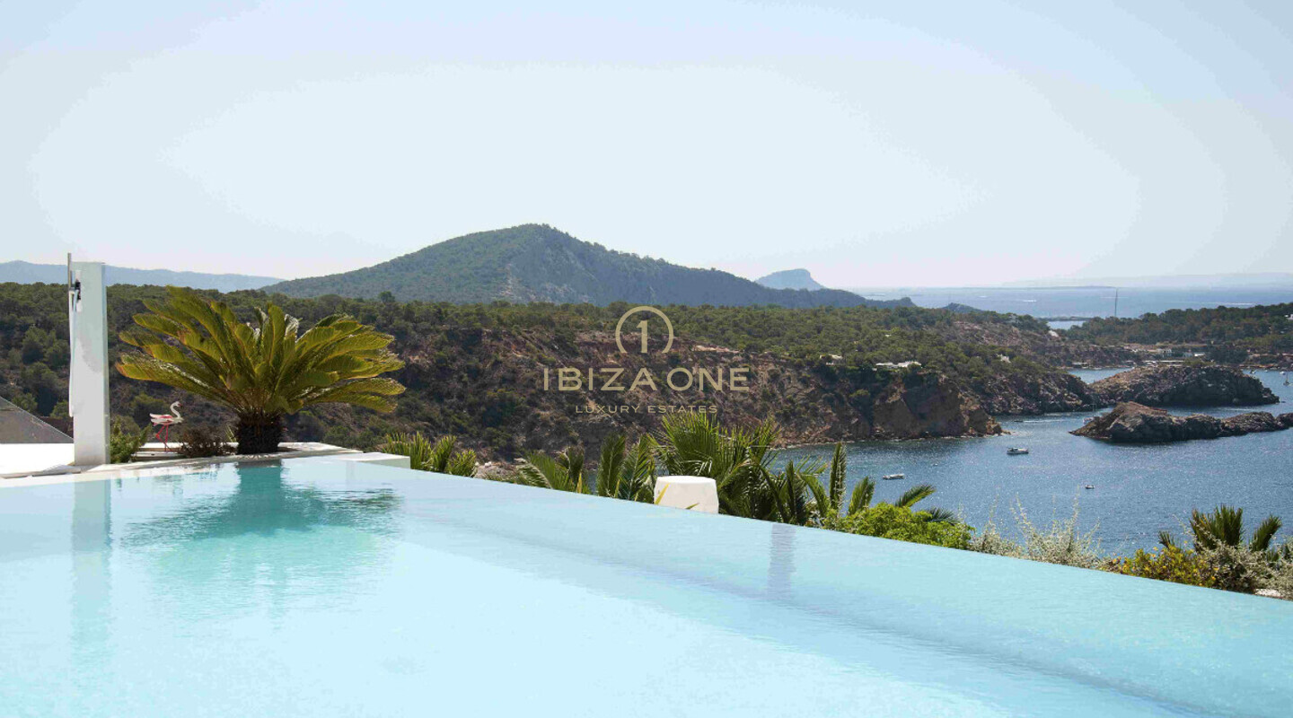 Luxury Villa by the water - second sea line Villa - second sea line Villa by the sea for sale, Ibiza - Luxury Villa by the water - second sea line Villa - second sea line Villa by the sea for rent, Ibiza